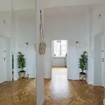 Place*unique Royal Route View*4 Bedrooms*6beds Appartamento Varsavia